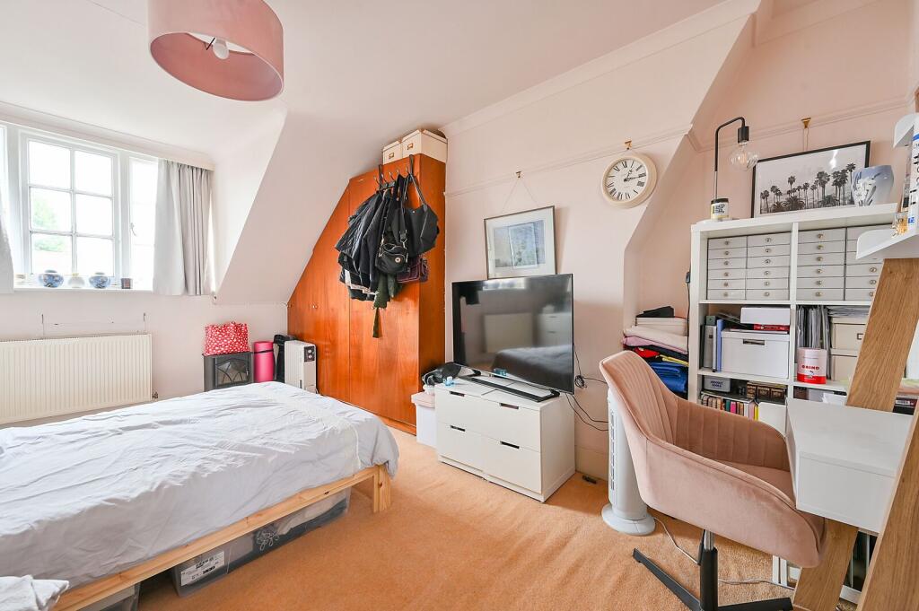 Apartment in London, Bedford Park - View 5