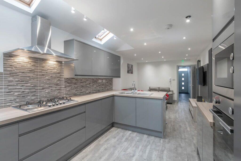 Main image of property: Dawlish Road, Selly Oak, Birmingham,B29 7AR