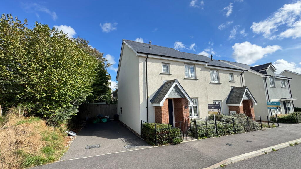 3-bed semi-detached on Honeysuckle Drive, Tavistock, PL19 8FP, £315,000