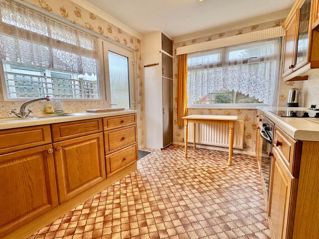Venner Avenue, Cowes, PO31 - More