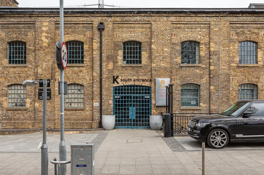 Main image of property: Warehouse K - R6, 2 Western Gateway, Royal Docks, London, E16 1DR