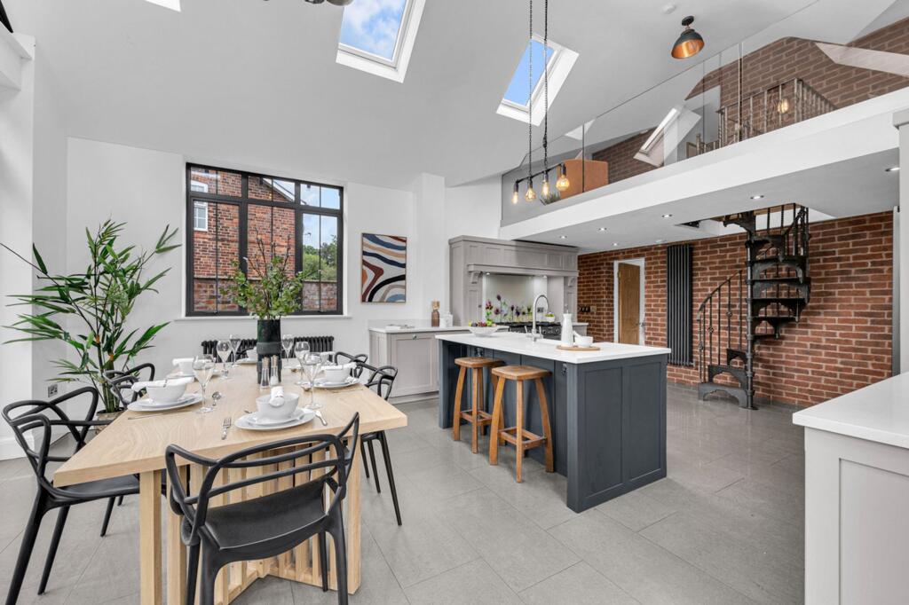 2 Blue Cap Cottages, Chester Road, Sandiway, CW8 2AU photo 4