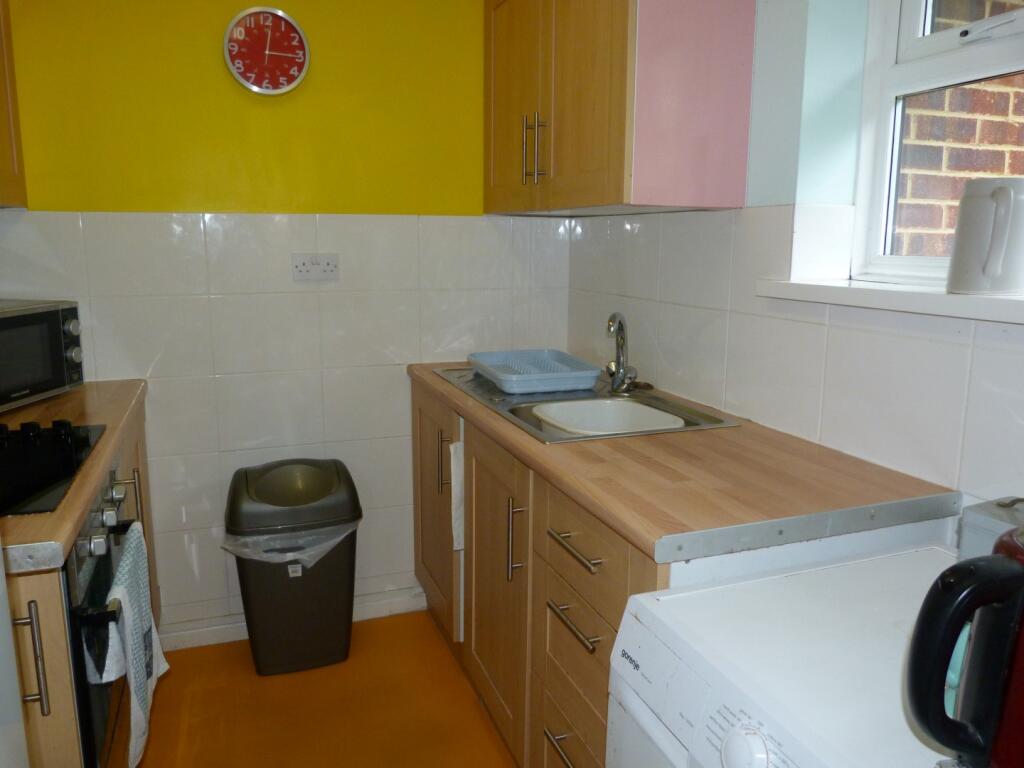 Apartment in Canterbury - View 4
