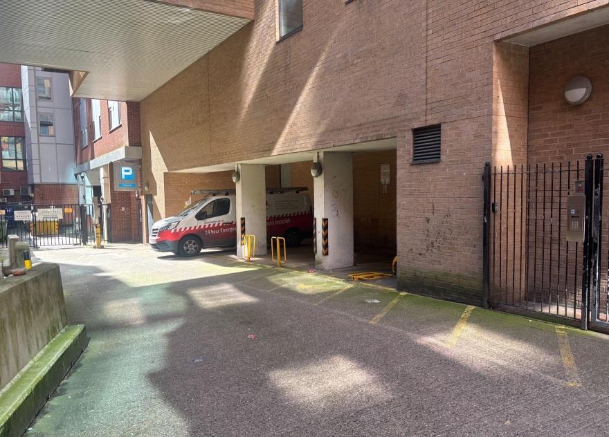 Main image of property: Merchants Place, Reading, RG1