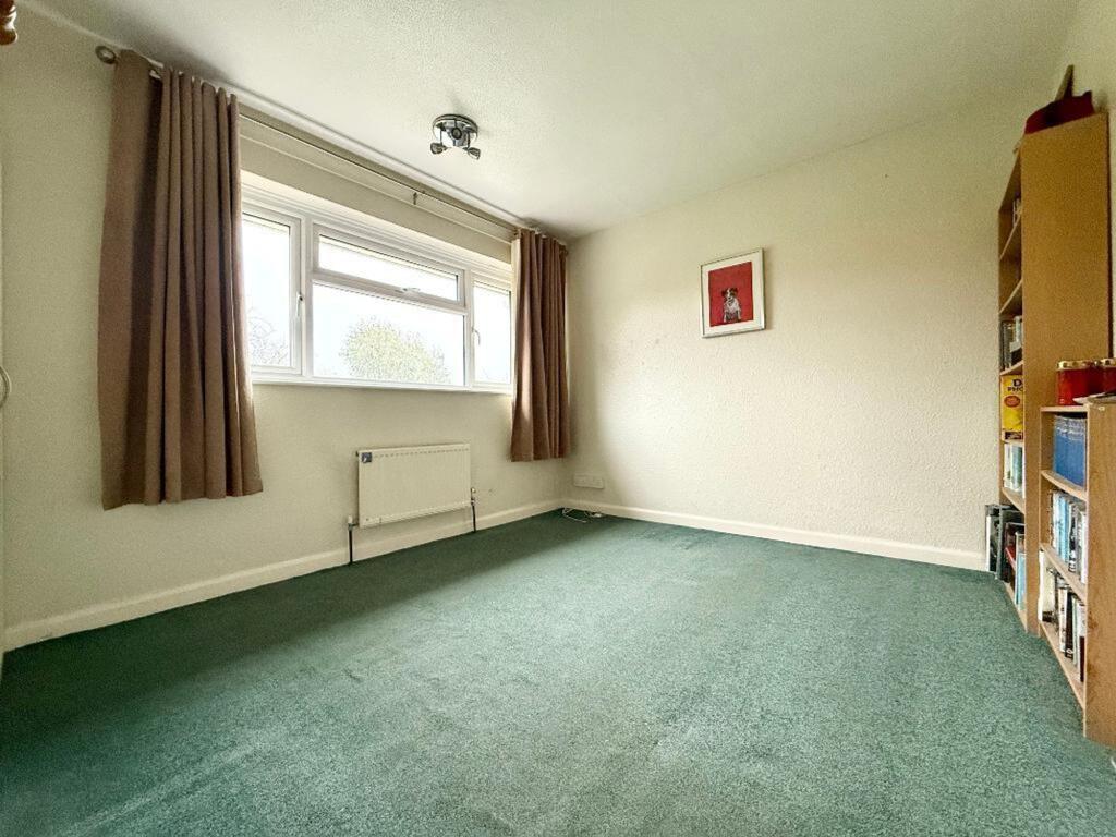Foxbury Close, Luton, LU2 - More