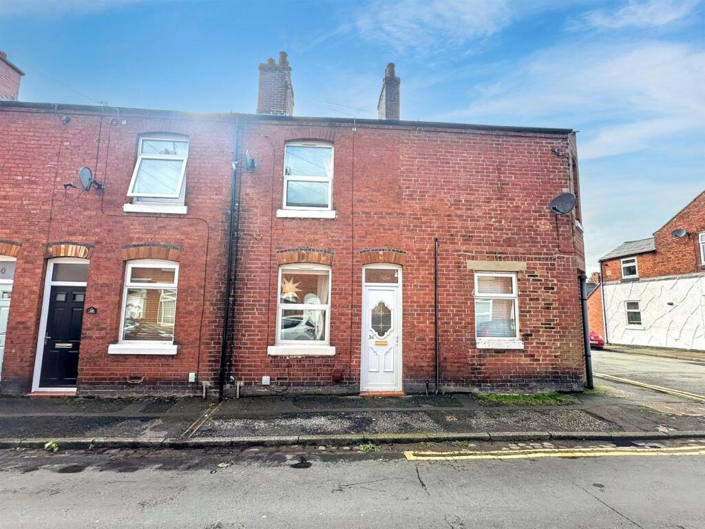 Main image of property: Wellington Street, Leek, Staffordshire, ST13 5EH