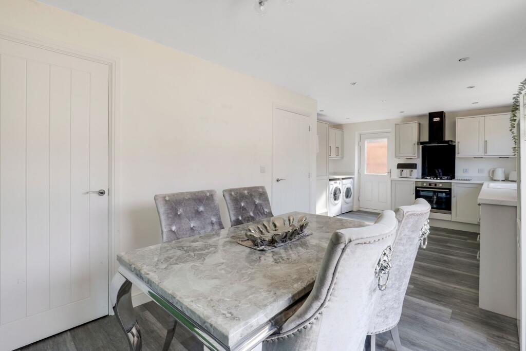 House in Gedling, Bestwood Village - View 4
