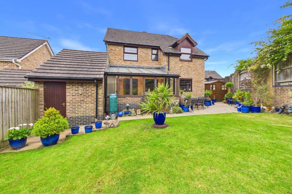 House in Poole, Hillbourne, Broadstone - View 4