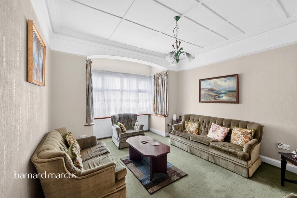House in Sutton - View 3