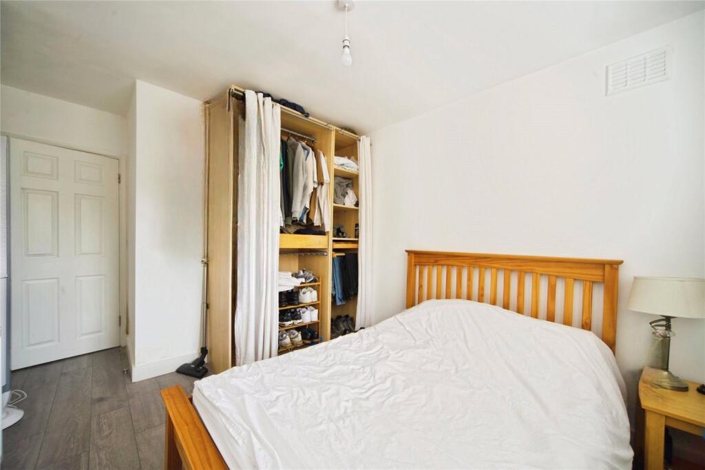 Kitchener Road, Walthamstow, E17 - View 5