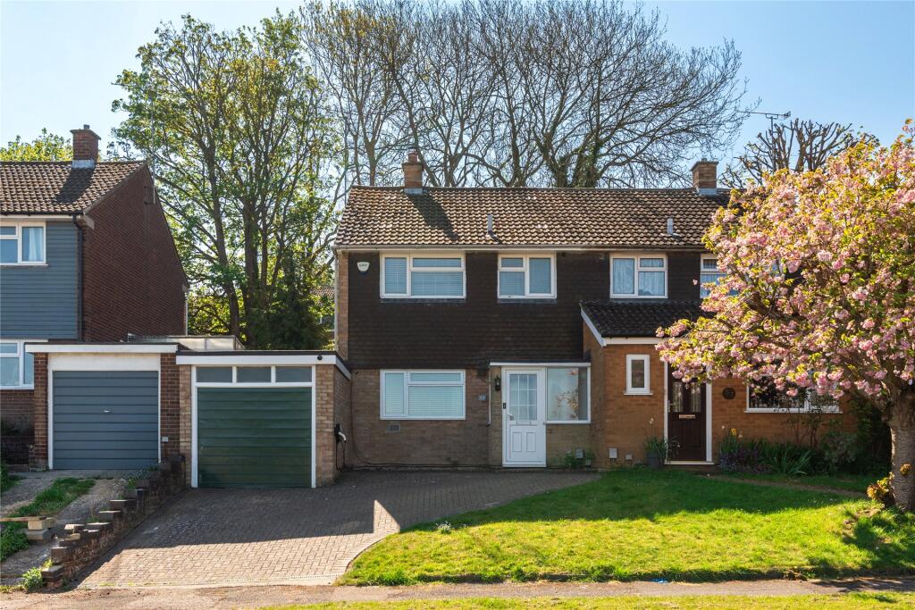 Main image of property: Derwent Drive, Dunstable, Bedfordshire, LU6