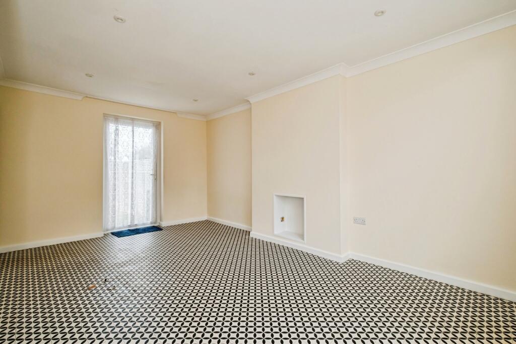 House in Adur, West Sussex - View 4