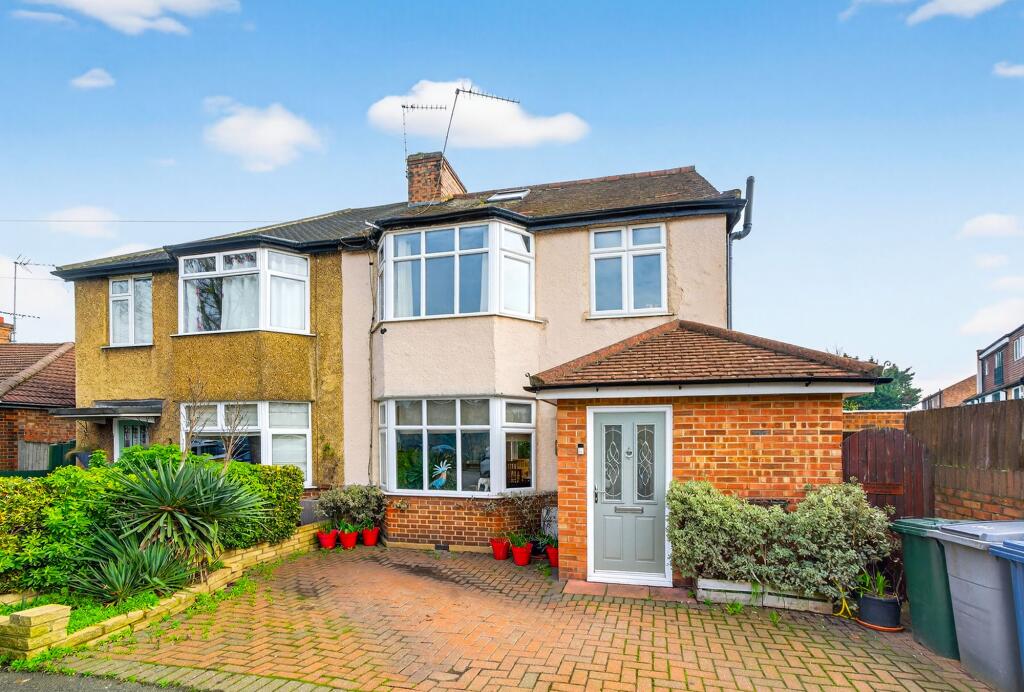 Main image of property: Crescent Road, Barnet, EN4