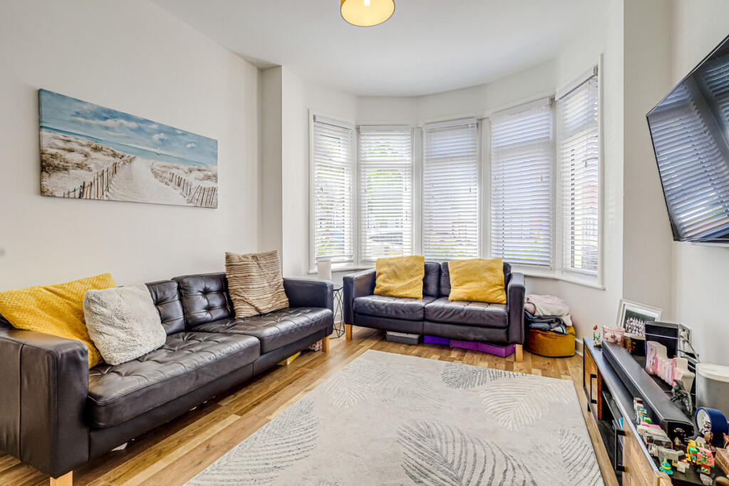 House in Southend-on-Sea, Westcliff-on-Sea - View 3