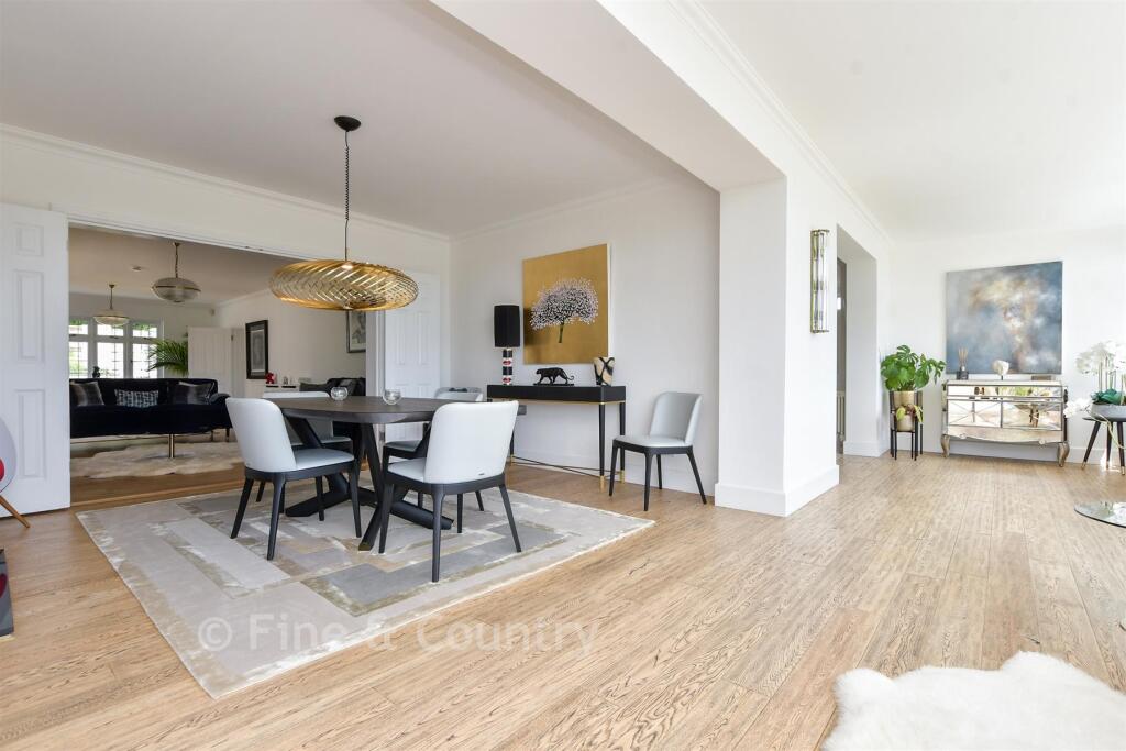 House in Broadstairs, Kingsgate - More