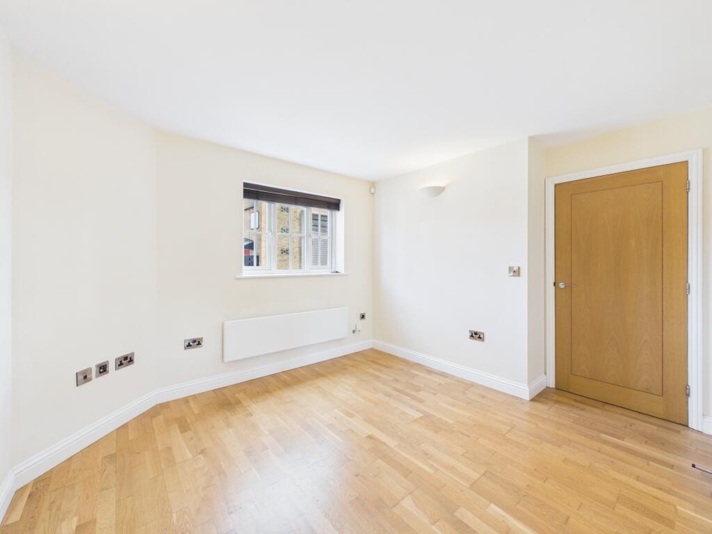 Apartment in Harborough, Leicestershire - View 4