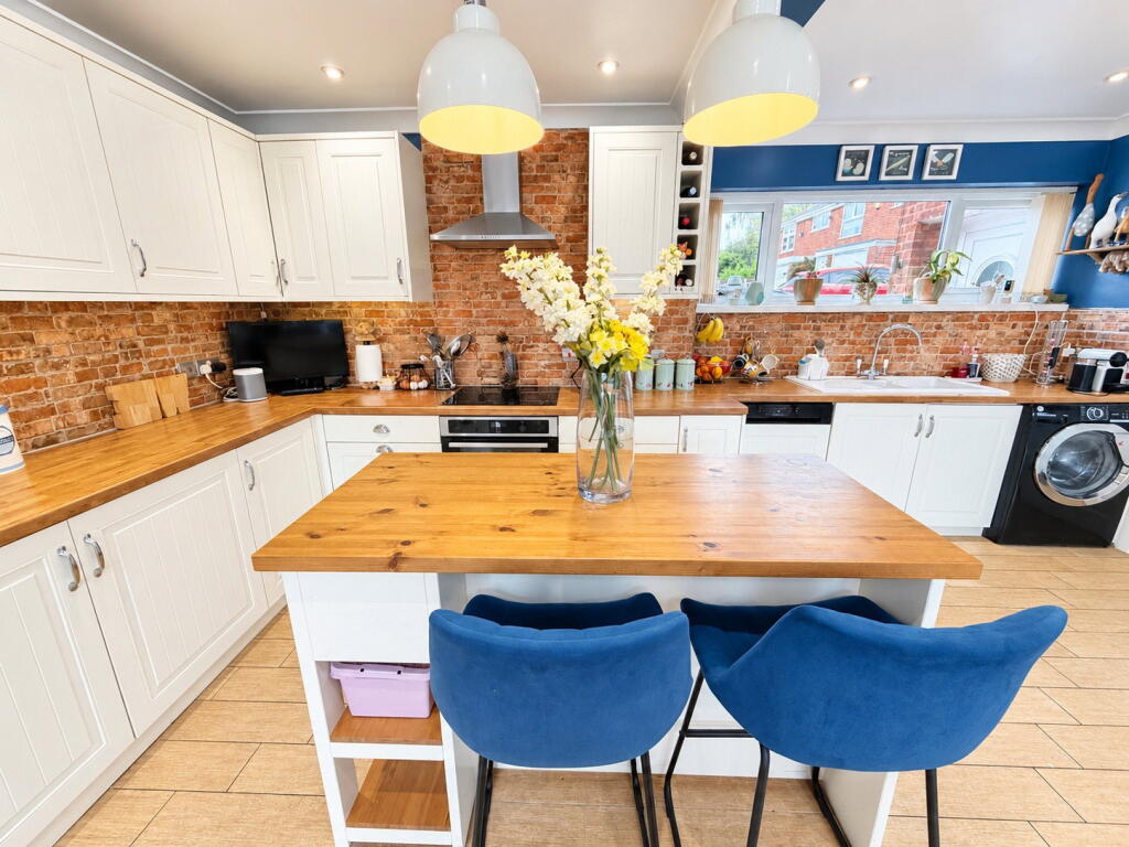 House in Dudley, West Midlands - View 4