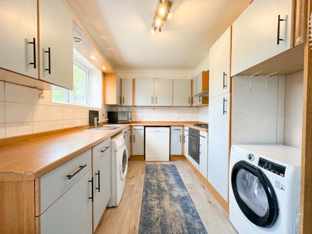 Sedgefield Crescent, Romford photo 2