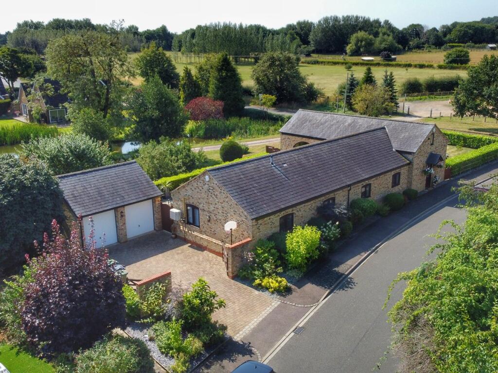 Silbury Court, Silsoe, Bedfordshire, MK45 photo 2
