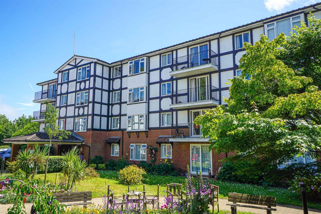 2-bed house on St. Helens Crescent, Hastings, £125,000