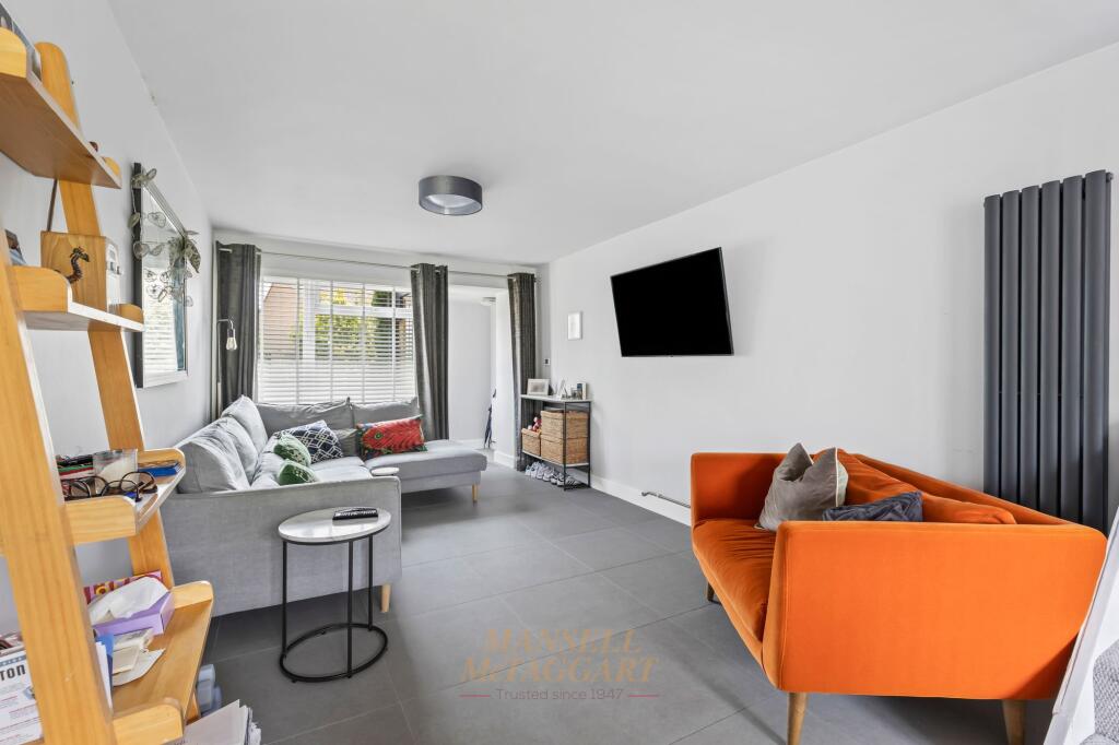 House in Crawley, Worth - View 4