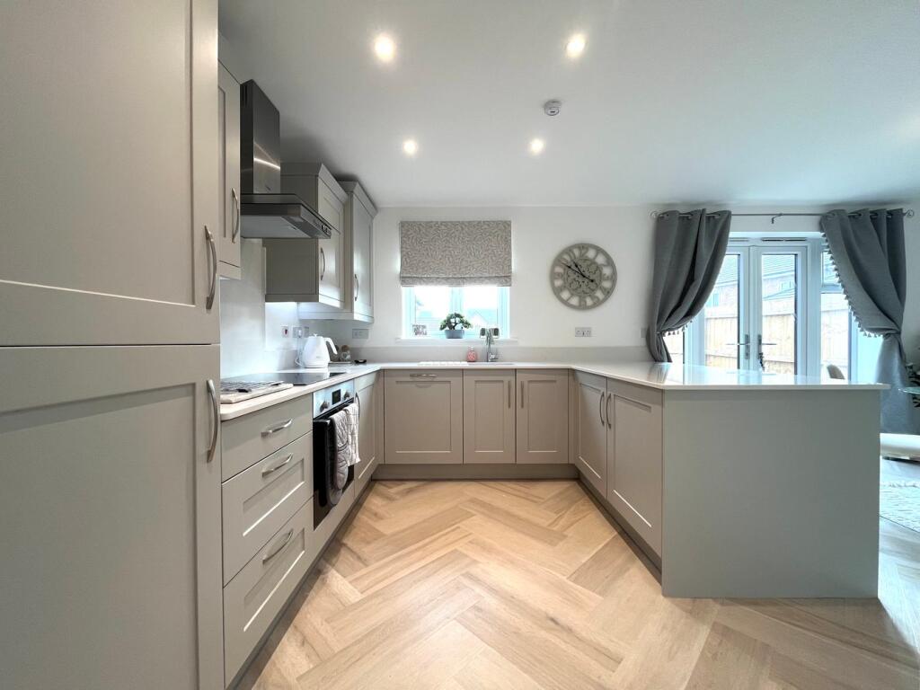 House in Peterborough, Hampton Gardens, City of Peterborough - View 4