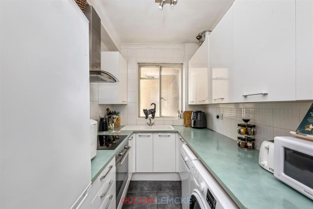 Apartment in Hove, Brighton and Hove - View 5
