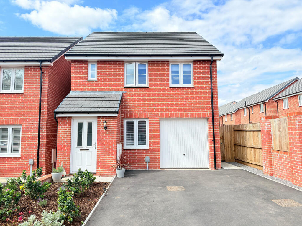 Main image of property: Heol Y Wiwer Goch, Pontyclun, CF72
