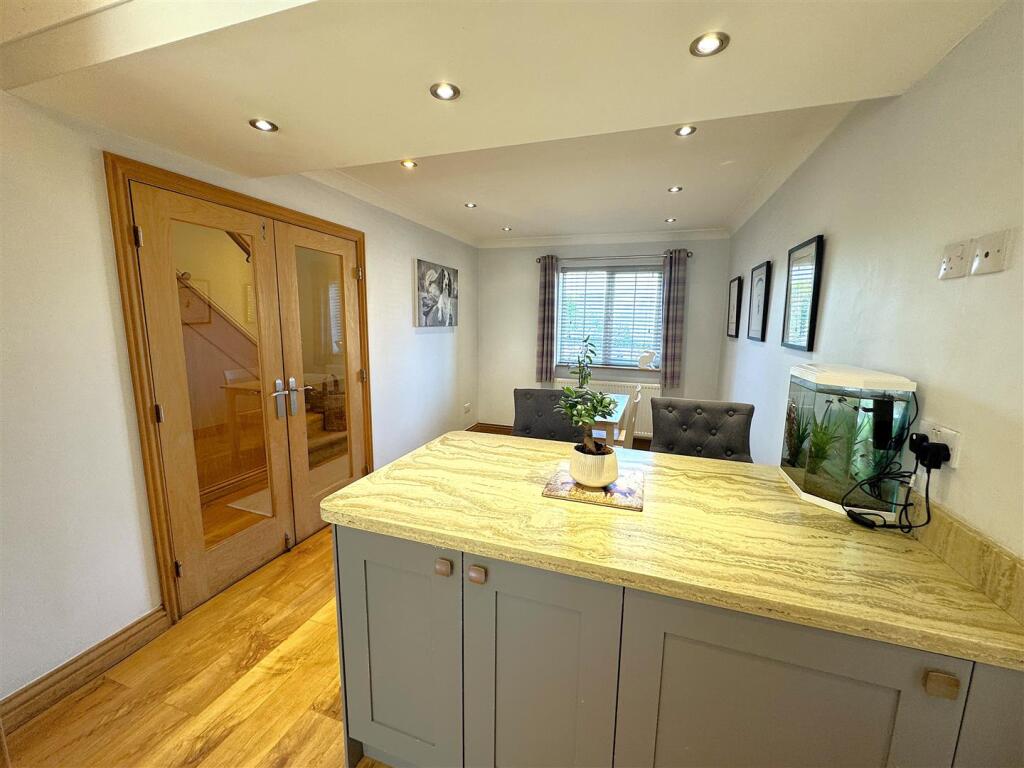 House in Northampton, North Northamptonshire - View 5