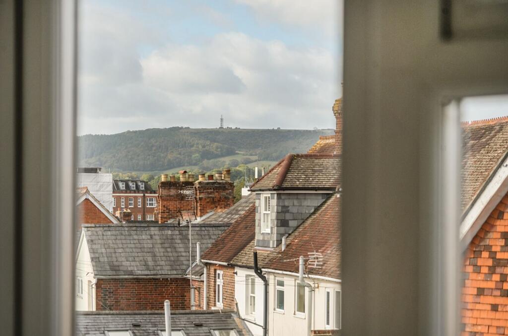 Apartment in East Hampshire, Petersfield - View 3