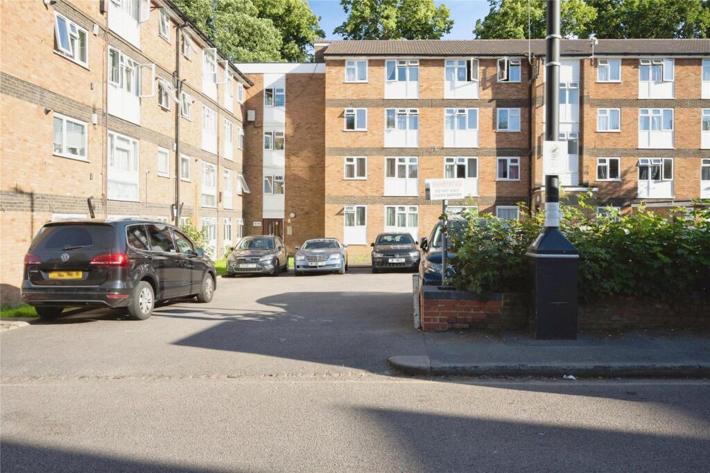 Main image of property: Brook Street, Luton, Bedfordshire, LU3