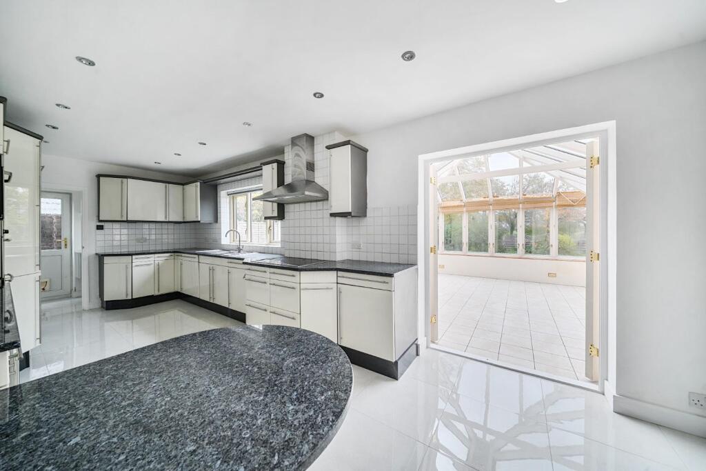 House in Slough - View 5