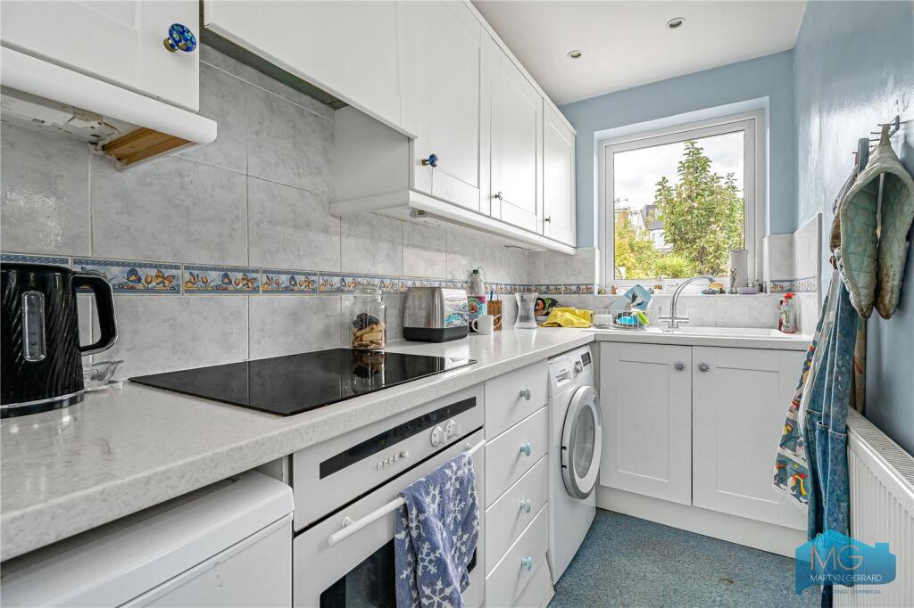 House in London, Brunswick Park - View 5