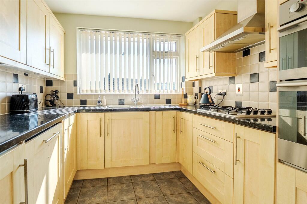 Kirkstone Drive, Dunstable, Bedfordshire, LU6 photo 3