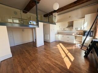 Apartment in Wakefield - More