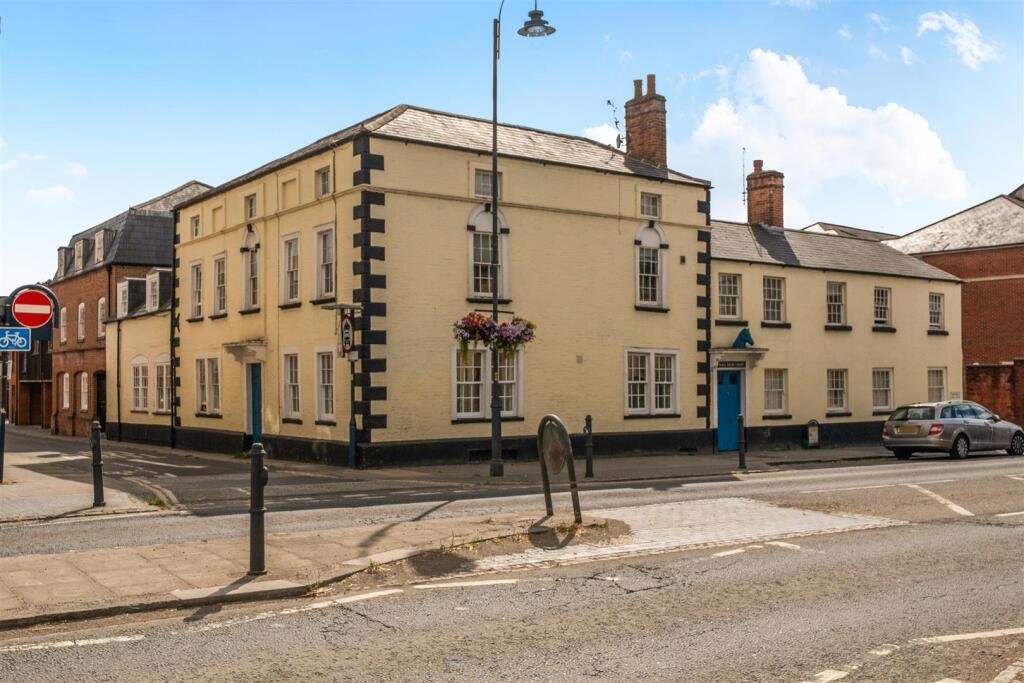Main image of property: Nags Head Court, Devizes, SN10