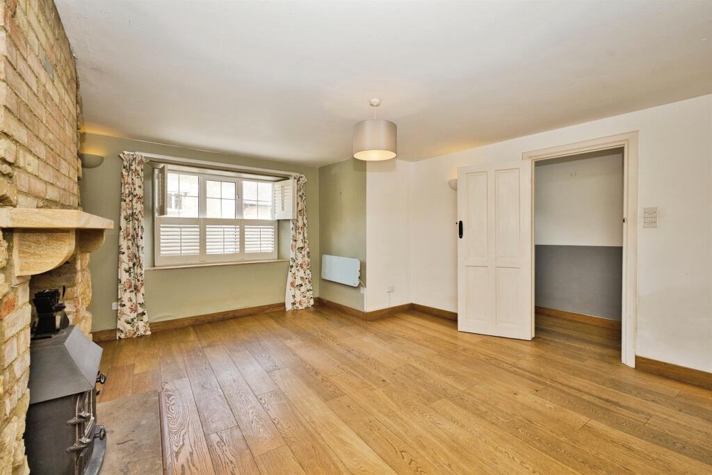 House in Taunton - View 4