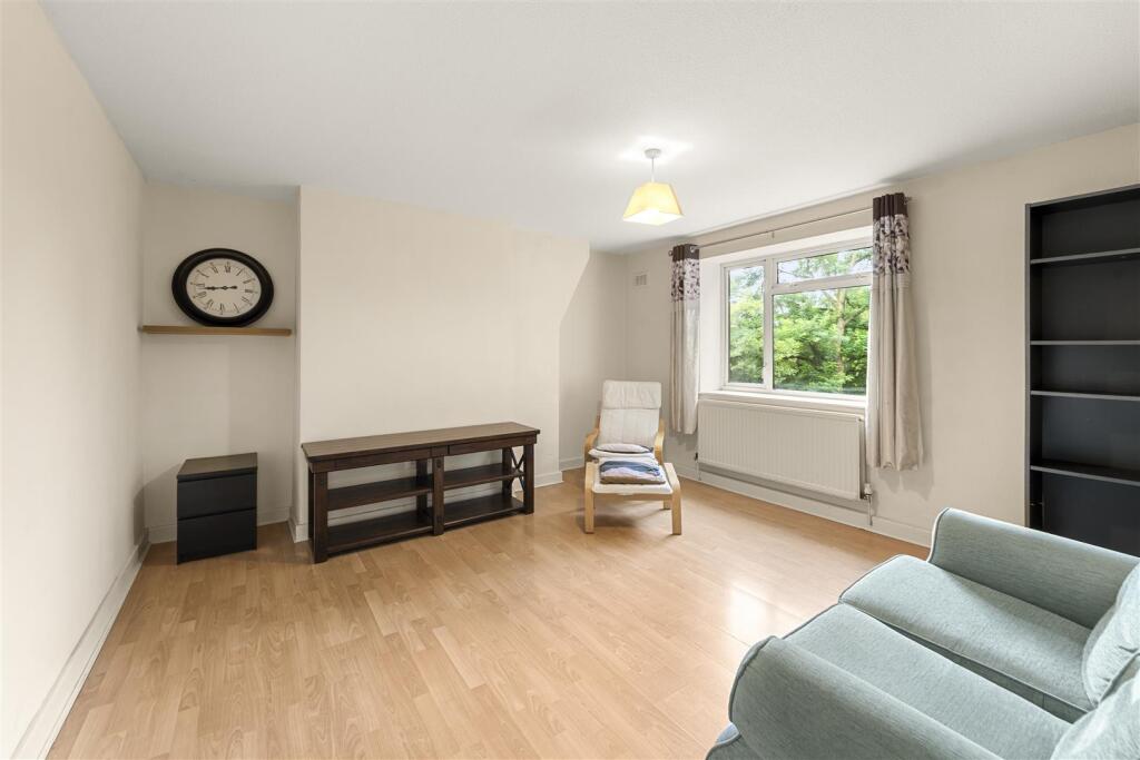 Apartment in Salford, Greater Manchester - View 5
