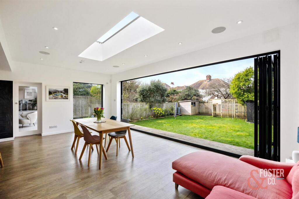 Berriedale Avenue, Hove photo 4