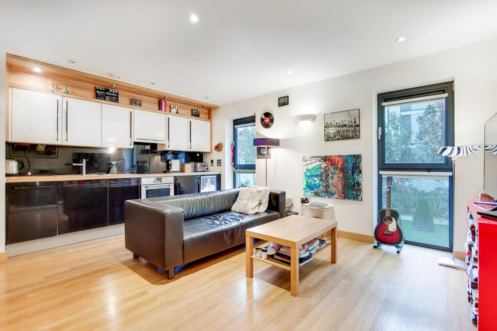 Main image of property: Drayton Park, London, N5
