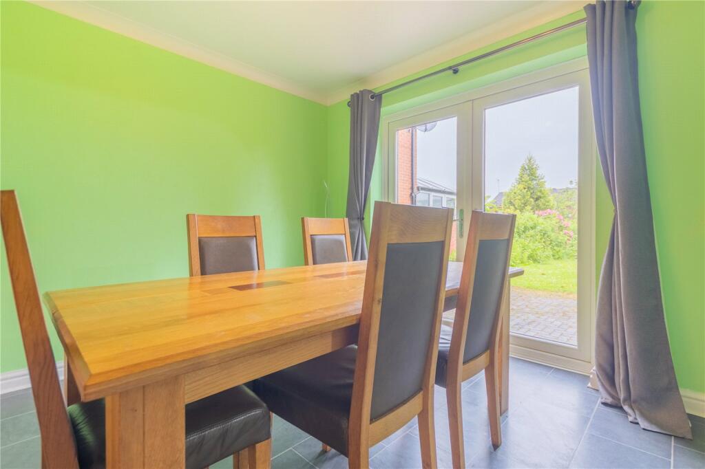 Miller Meadow Close, Shaw, Oldham, Greater Manchester, OL2 photo 4