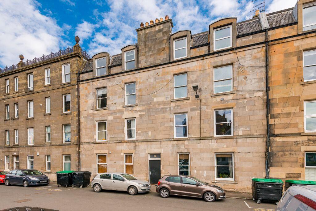 Main image of property: 9/3 Mentone Avenue, Portobello, EH15 1HZ