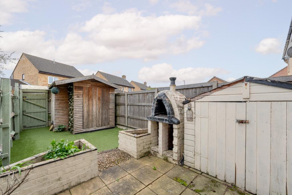 House in Huntingdonshire, Eaton Socon, St Neots - More
