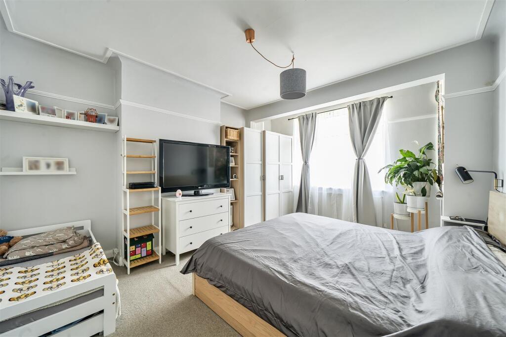 Apartment in London - More