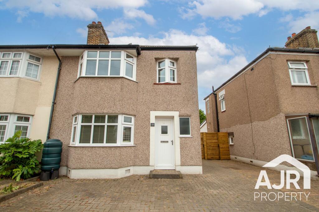 3-bed semi-detached on Stevedale Road, Welling, DA16, £450,000