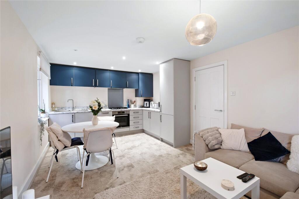 Apartment in Wareham, Northport - More