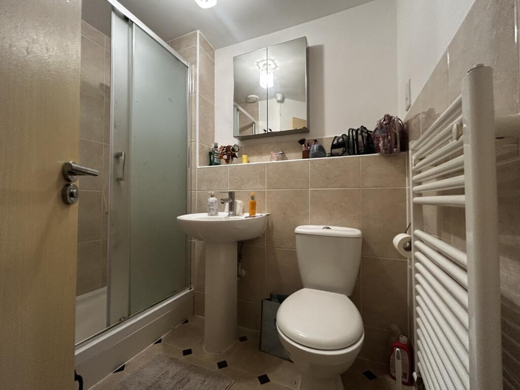 Apartment in Huntingdonshire, Loves Farm, St Neots - More