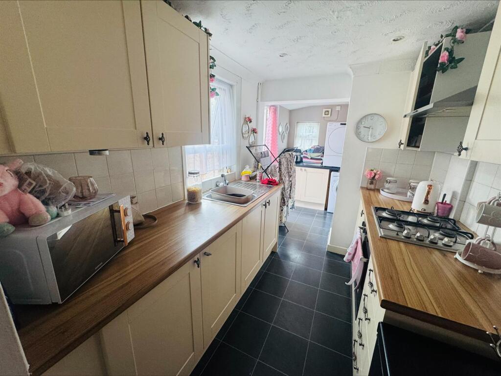 House in Chatham, Medway - View 5