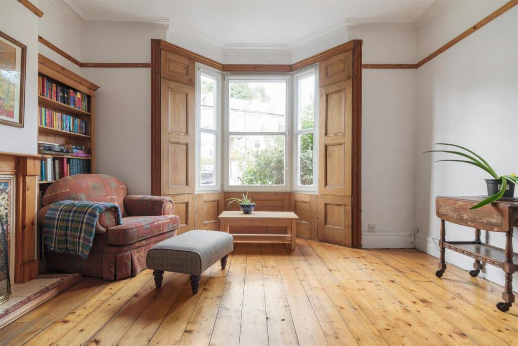 House in Sheffield, Heeley Bottom, Meersbrook - More