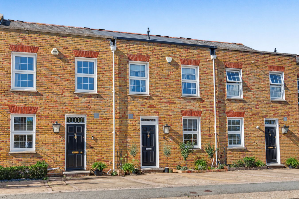 Main image of property: Cornworthy, Shoeburyness, SS3
